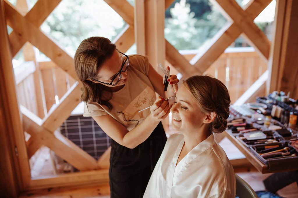 porocna-vizazistka-priprava-neveste_1